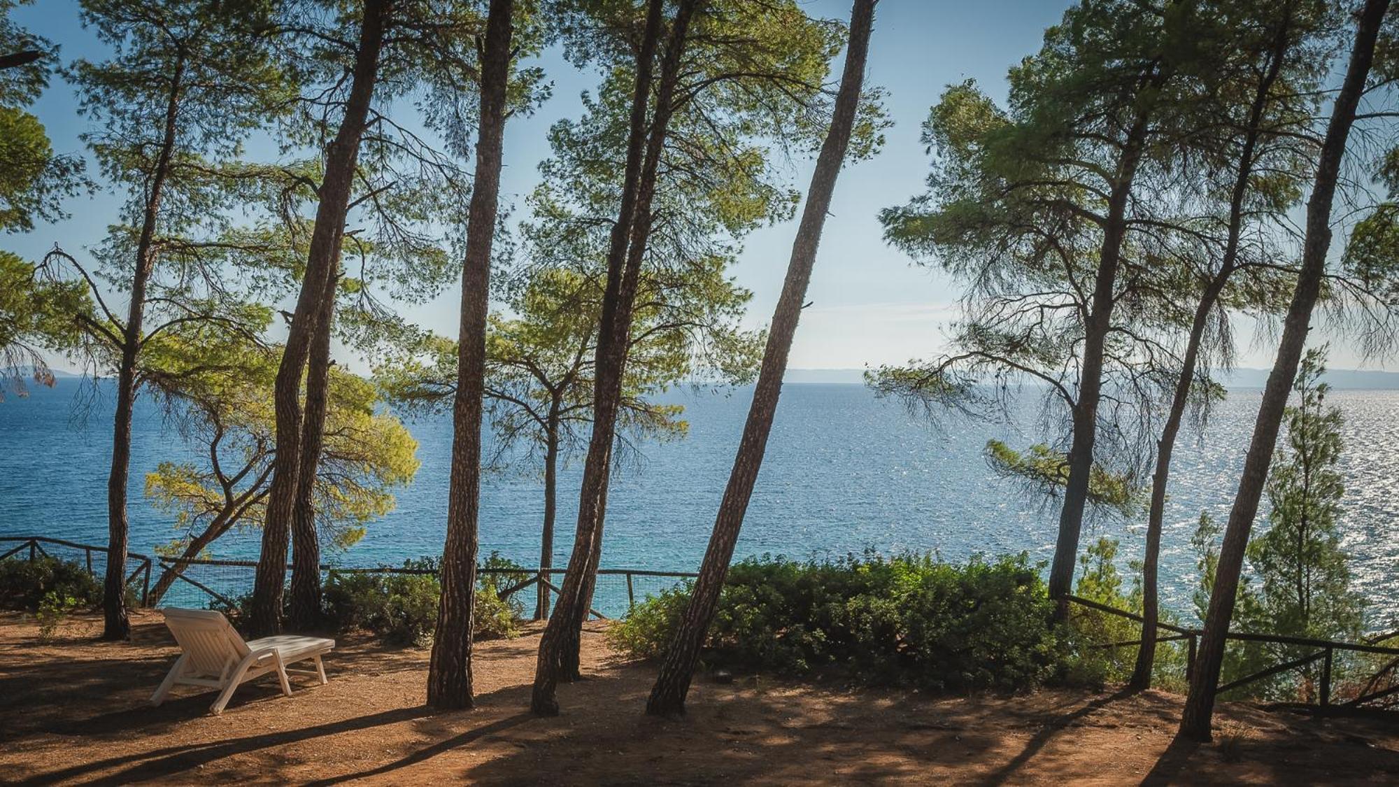 Squirrel Beach Front Villa, Metamorfosi Экстерьер фото
