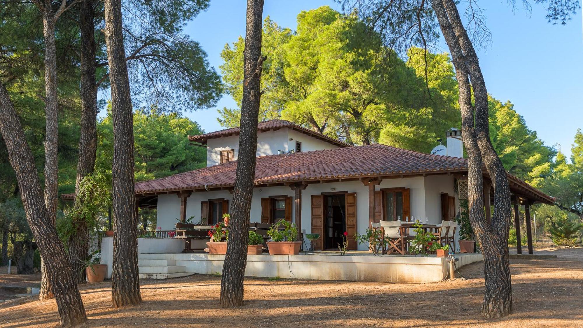 Squirrel Beach Front Villa, Metamorfosi Экстерьер фото