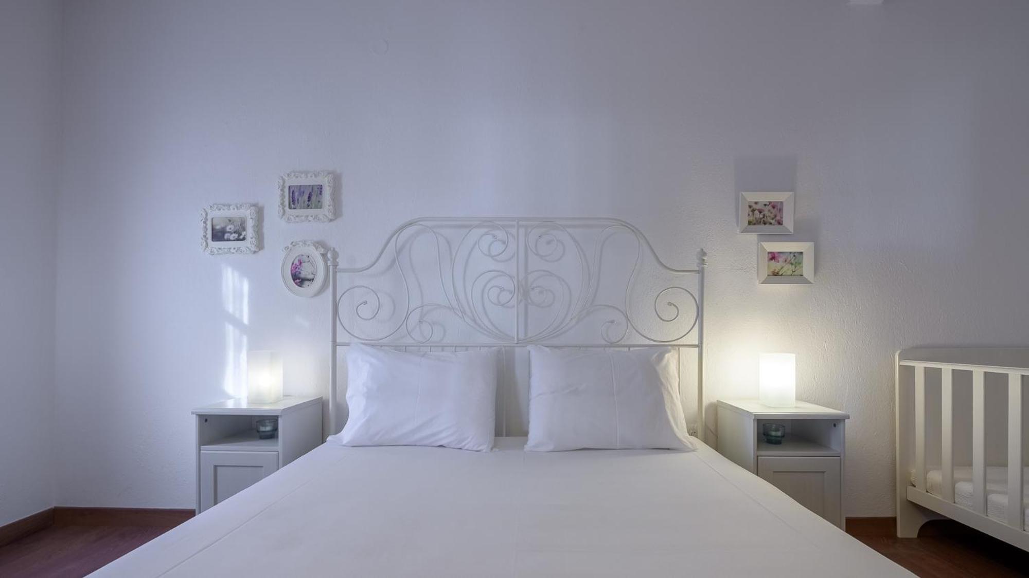 Squirrel Beach Front Villa, Metamorfosi Экстерьер фото