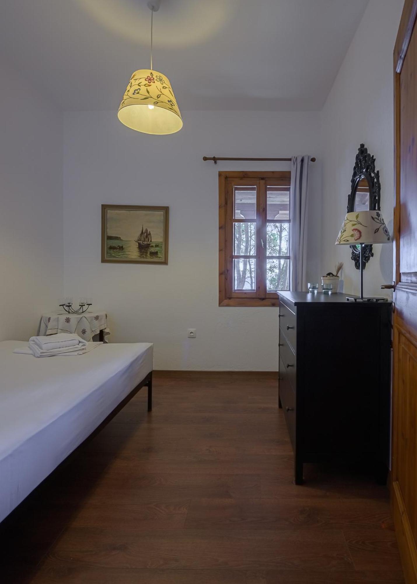 Squirrel Beach Front Villa, Metamorfosi Экстерьер фото